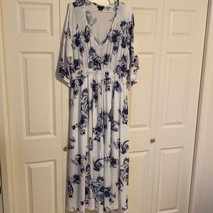 Womens  flowy maxi dress